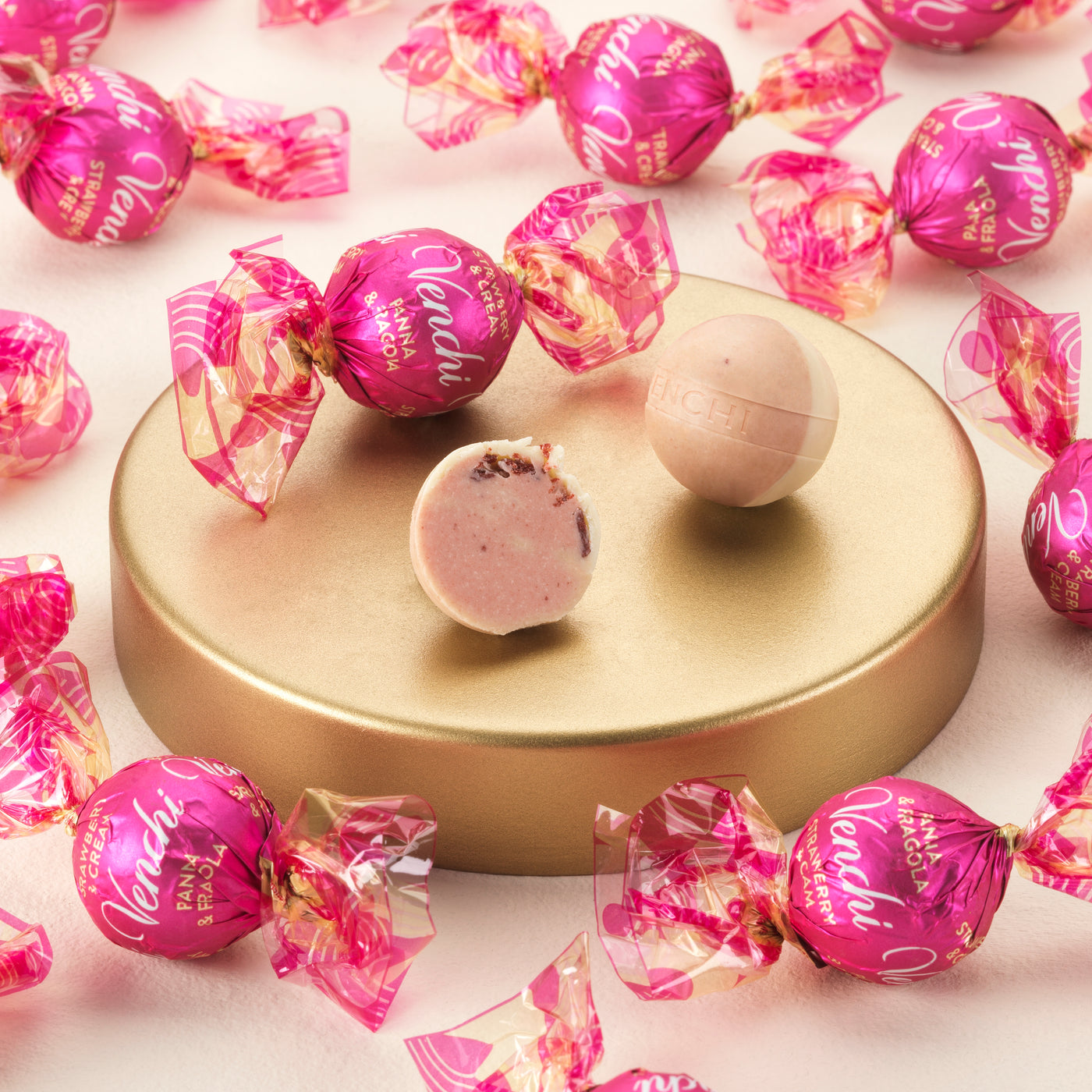 Venchi Strawberry & Cream Chocomousse (7 pcs/100g)